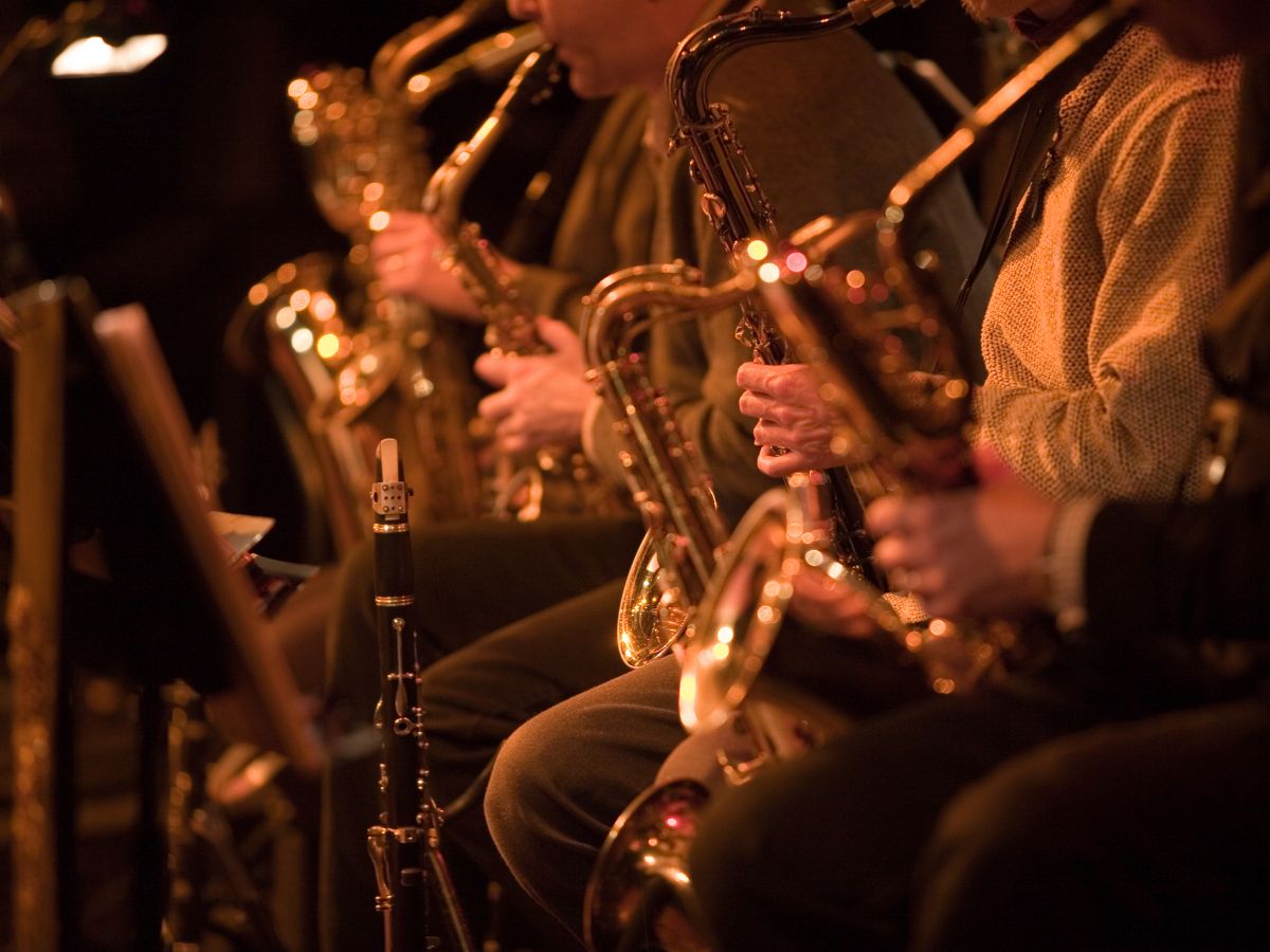 concert jazz saxophones